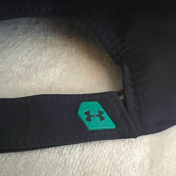 Under Armour Cap - Picture 3 of 4